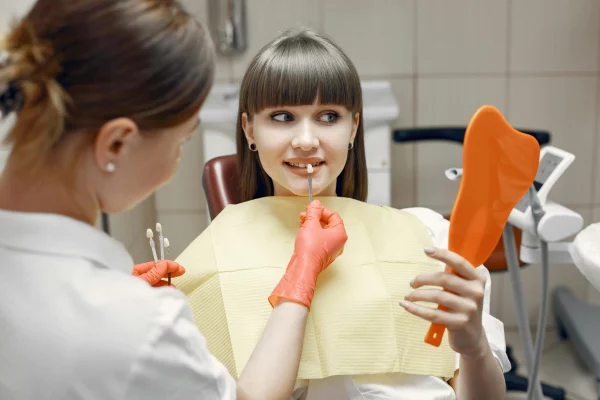Teens and veneers: trend or danger?