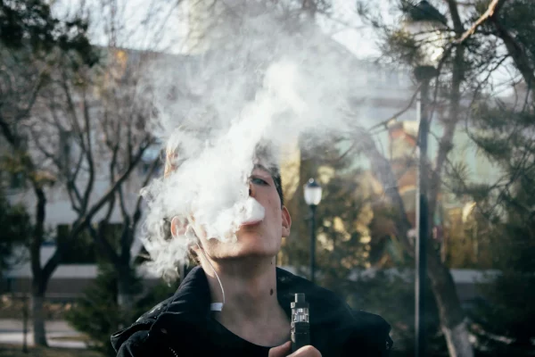 Dentists are warning about vaping.